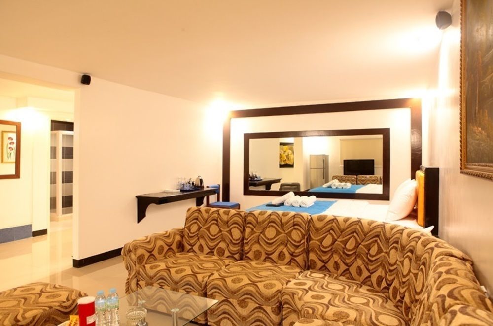 Vf Four Season Hotel Angeles Buitenkant foto